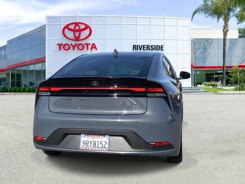 2025 Toyota Prius LE