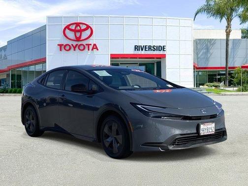 2025 Toyota Prius LE