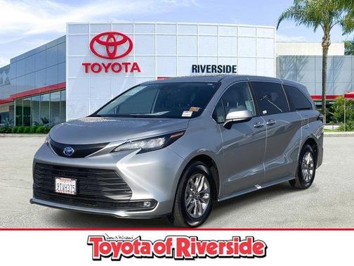 2025 Toyota Sienna XLE
