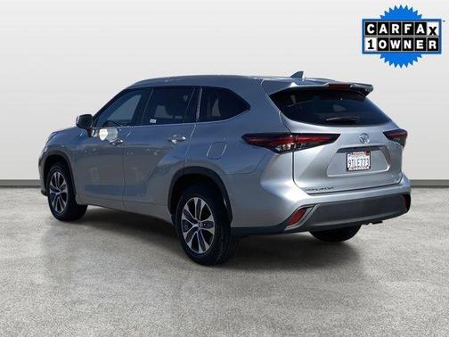 2025 Toyota Highlander XLE