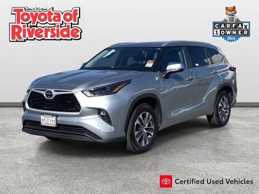 Celestial Silver Metallic 2025 Toyota Highlander XLE