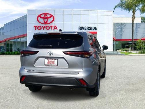 2024 Toyota Highlander LE