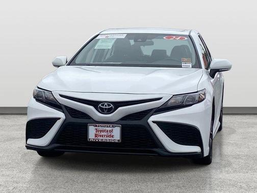 Ice 2024 Toyota Camry SE