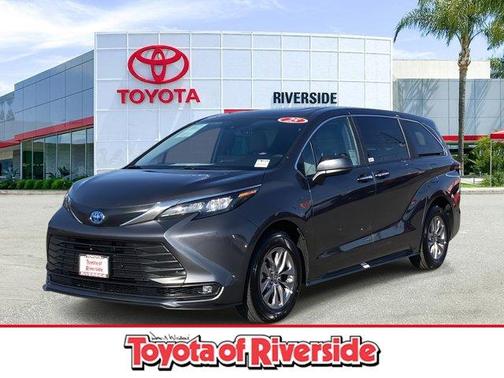 2025 Toyota Sienna XLE