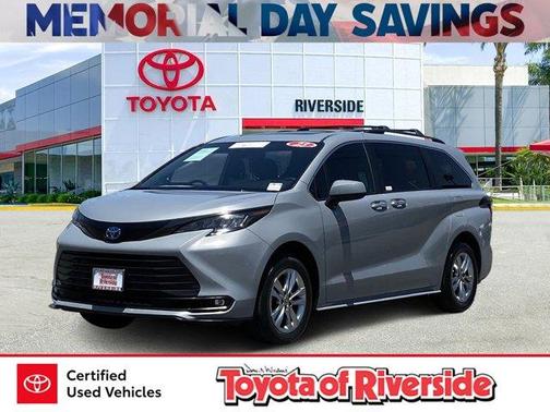 2023 Toyota Sienna Woodland Edition