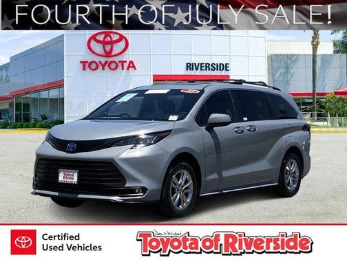 2023 Toyota Sienna Woodland Edition