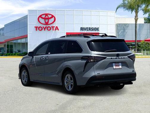 2023 Toyota Sienna Woodland Edition