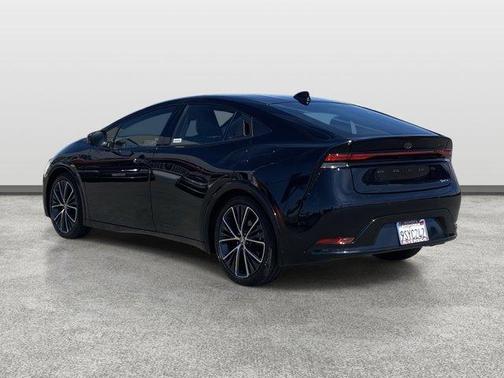 2025 Toyota Prius XLE