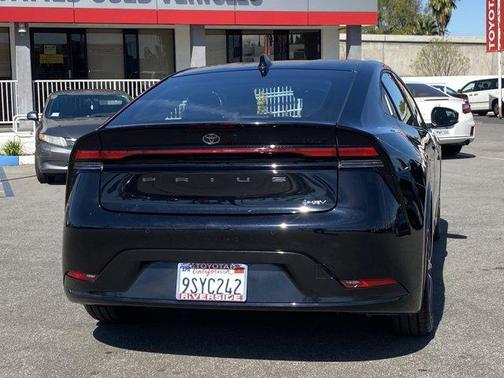 2025 Toyota Prius XLE