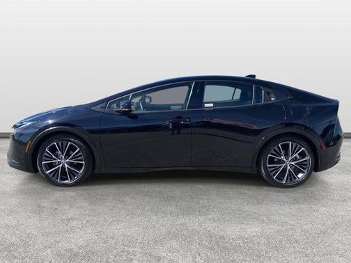 2025 Toyota Prius XLE