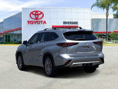 2024 Toyota Highlander Platinum
