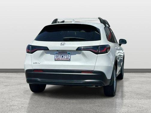 Platinum White Pearl 2023 Honda HR-V LX