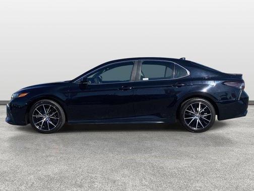 Midnight Black Metallic 2024 Toyota Camry SE
