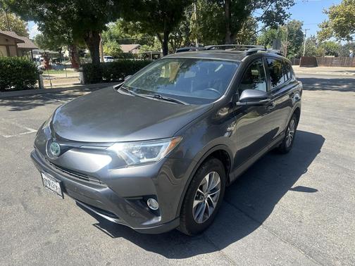 2017 Toyota RAV4 Hybrid XLE