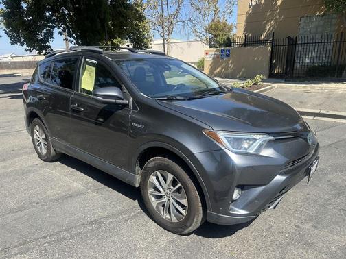 2017 Toyota RAV4 Hybrid XLE