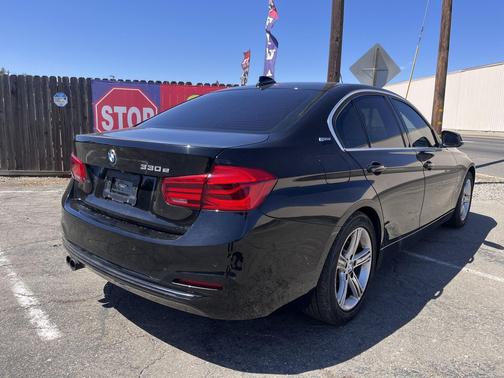 2018 BMW 330e iPerformance