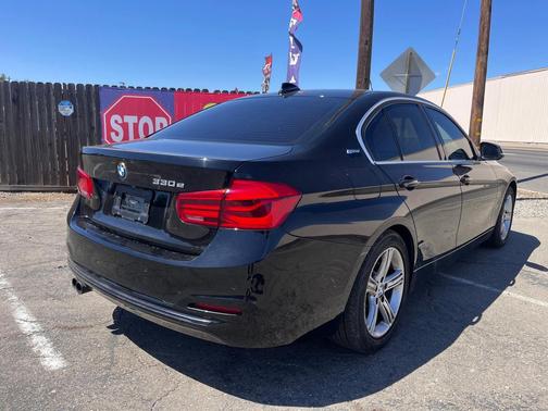 2018 BMW 330e iPerformance