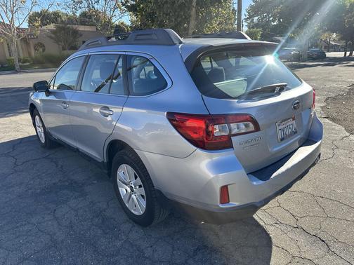 2017 Subaru Outback 2.5i