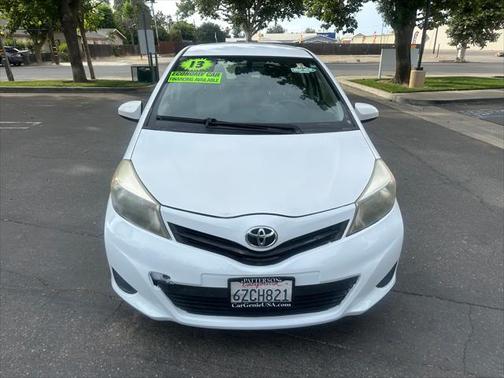 2013 Toyota Yaris L