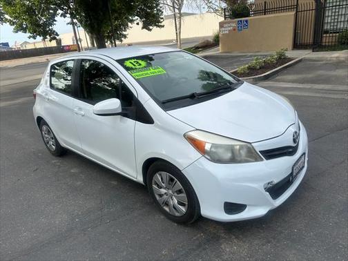 2013 Toyota Yaris L
