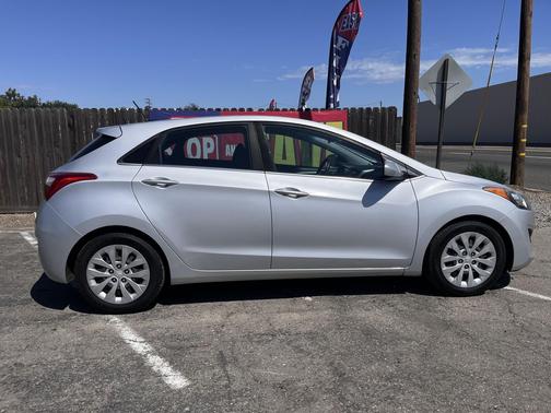 2017 Hyundai Elantra GT Base
