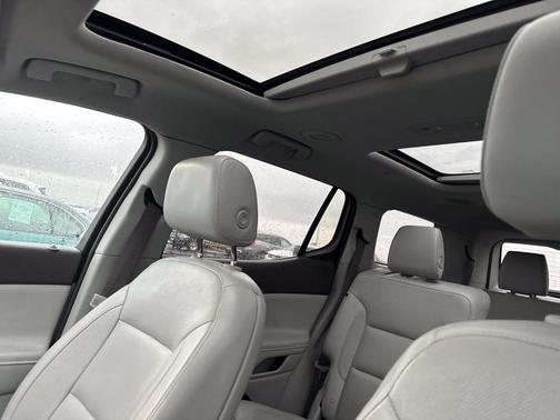 Crimson Red Tintcoat 2018 GMC Acadia SLT-2