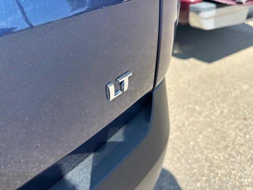 Northsky Blue Metallic 2023 Chevrolet Traverse LT Cloth