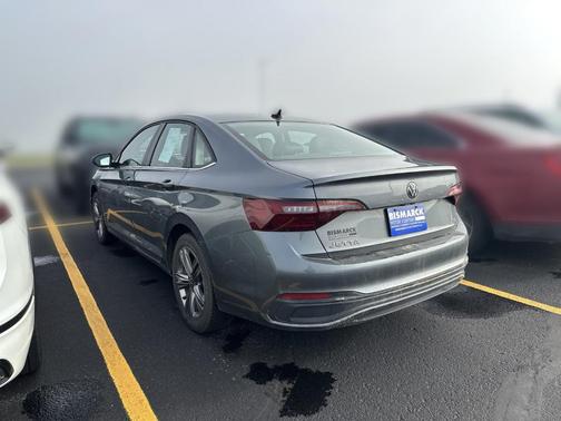 Platinum Gray Metallic 2023 Volkswagen Jetta 1.5T SE