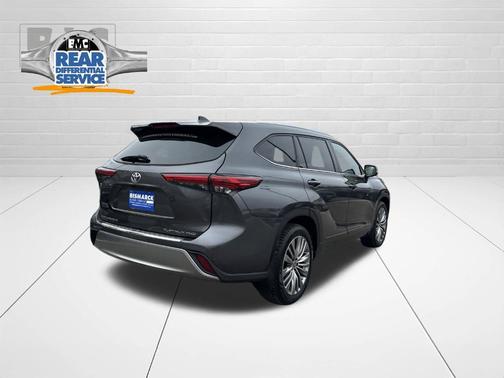 Magnetic Gray Metallic 2021 Toyota Highlander Platinum