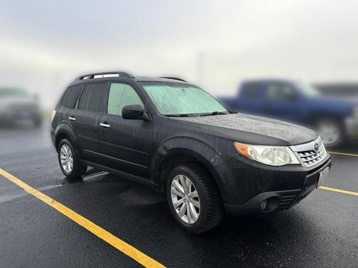 Obsidian Black Pearl 2013 Subaru Forester 2.5X Premium