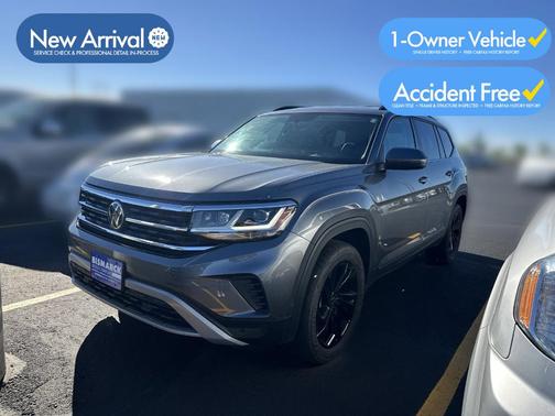 Platinum Gray Metallic 2023 Volkswagen Atlas 3.6L SE w/Technology