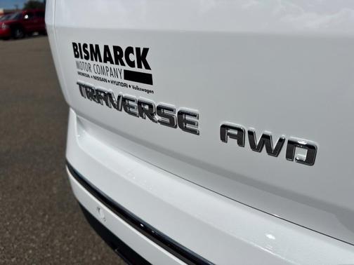 Summit White 2018 Chevrolet Traverse Premier