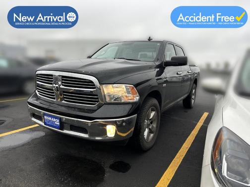 Brilliant Black Crystal Pearlcoat 2017 RAM 1500 Big Horn