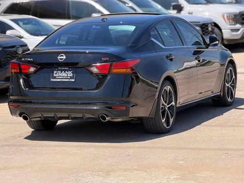 Super Black 2023 Nissan Altima SR FWD