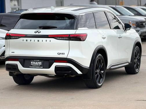 Majestic White 2025 INFINITI QX60 Luxe