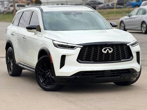 Majestic White 2025 INFINITI QX60 Luxe