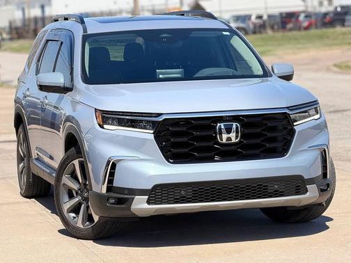 Sonic Gray Pearl 2025 Honda Pilot Elite