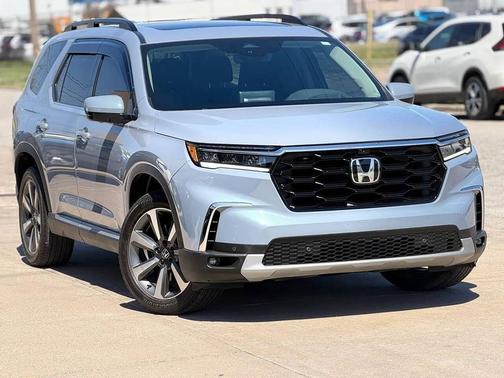 Sonic Gray Pearl 2025 Honda Pilot Elite
