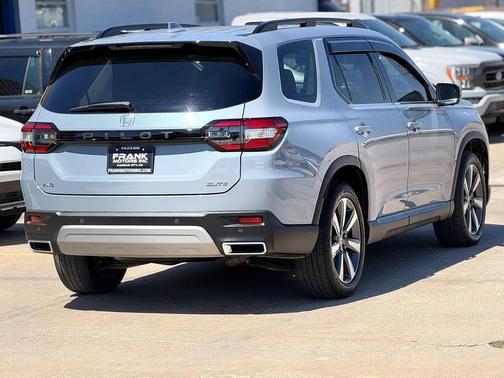 Sonic Gray Pearl 2025 Honda Pilot Elite