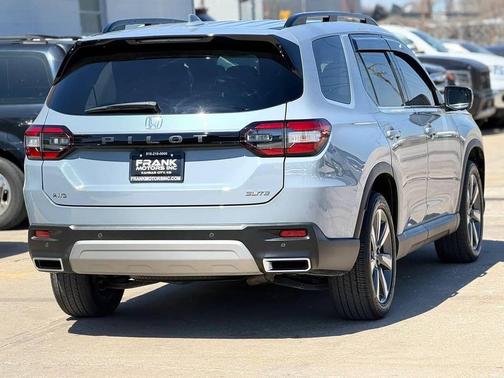 Sonic Gray Pearl 2025 Honda Pilot Elite