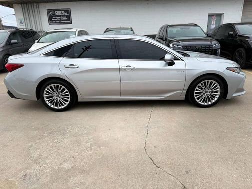 2019 Toyota Avalon Hybrid Limited