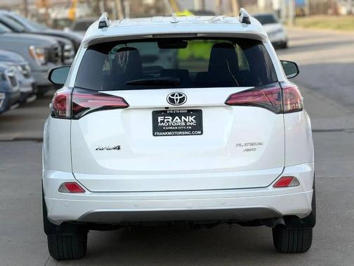 Blizzard Pearl 2018 Toyota RAV4 Platinum
