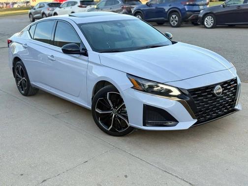 2025 Nissan Altima SR AWD