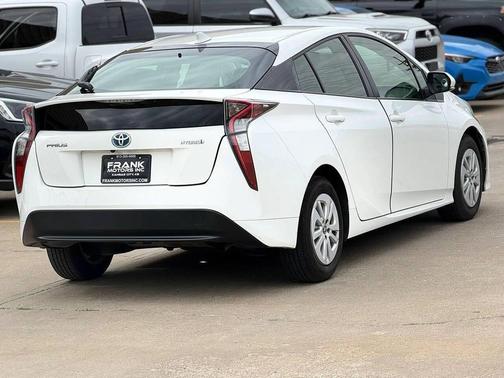White 2016 Toyota Prius Two