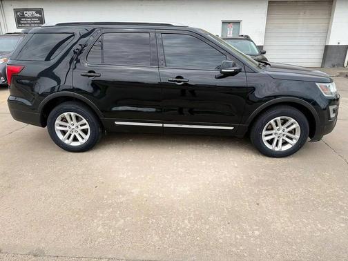 Shadow Black 2017 Ford Explorer XLT