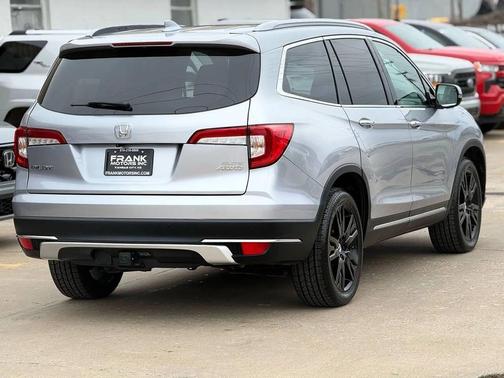 Lunar Silver Metallic 2019 Honda Pilot Elite