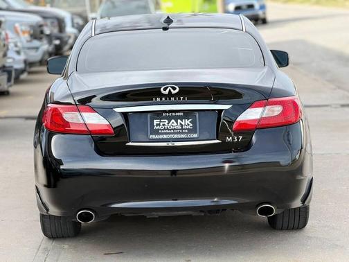 Black 2012 INFINITI M37 Base