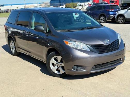 2017 Toyota Sienna SE