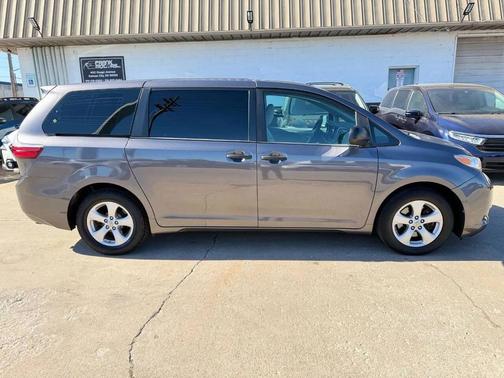 2017 Toyota Sienna SE