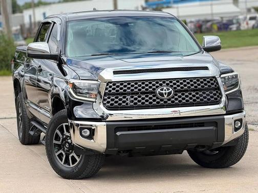 Midnight Black Metallic 2021 Toyota Tundra SR5